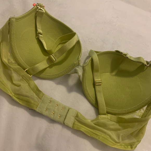 Victorias Secret Very Sexy Padded Demi Bra - Picture 3 of 4